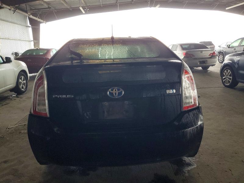 Фото 6 - TOYOTA PRIUS