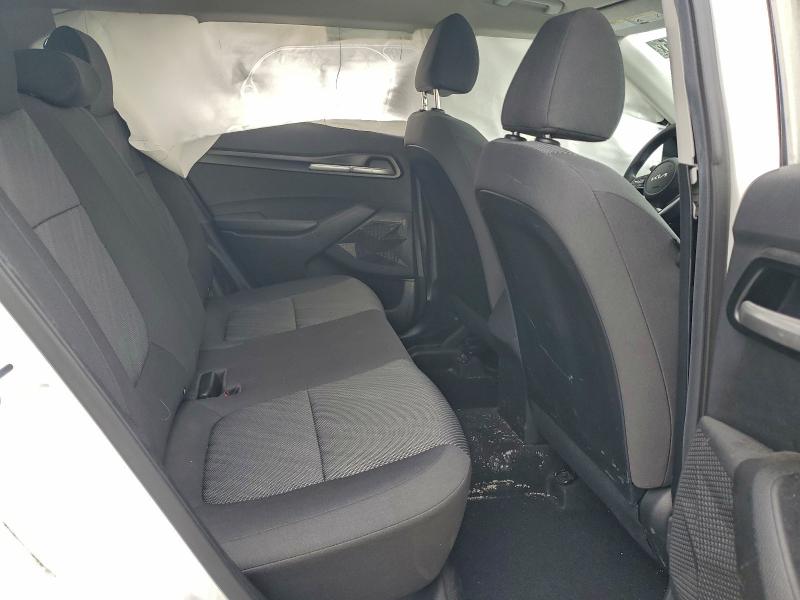 Фото 10 - KIA SELTOS