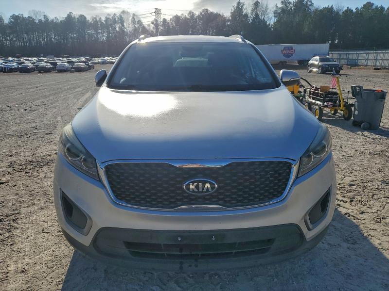 Фото 5 - KIA SORENTO