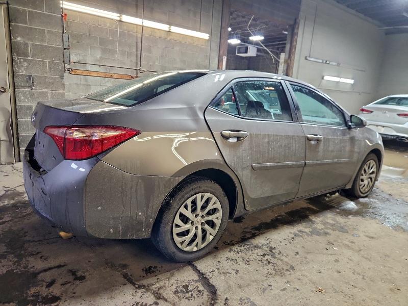 Фото 3 - TOYOTA COROLLA