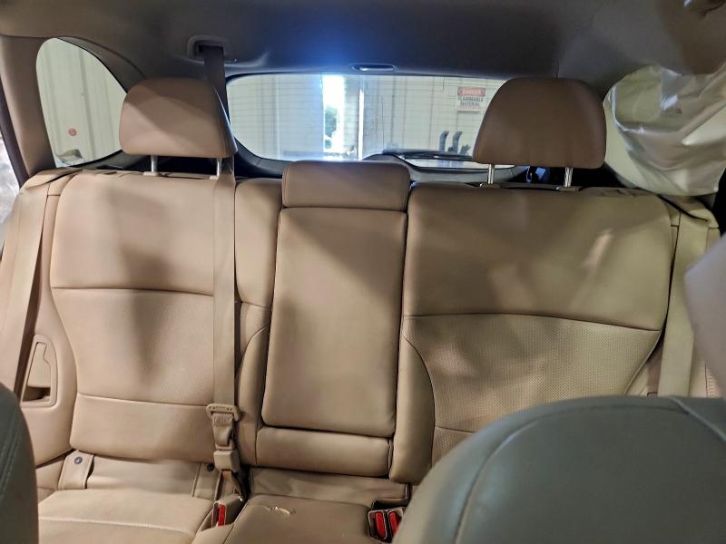 Фото 10 - SUBARU OUTBACK