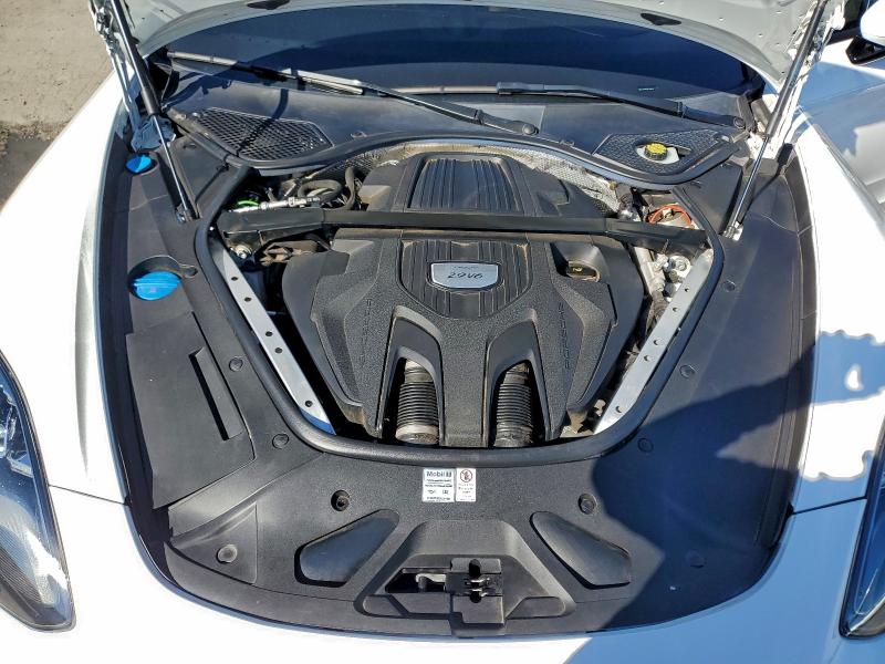 Фото 11 - PORSCHE PANAMERA