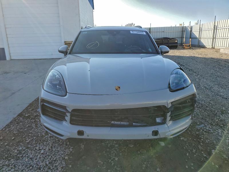 2021 PORSCHE CAYENNE