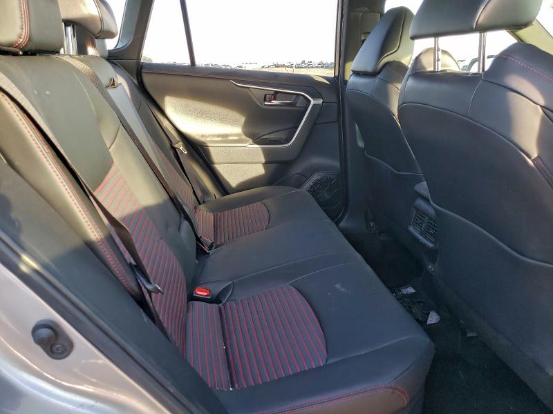 Фото 11 - TOYOTA RAV4