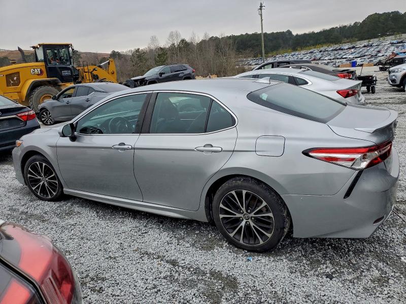 Фото 2 - TOYOTA CAMRY