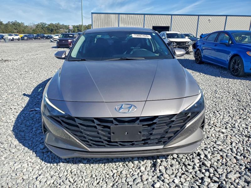 Фото 5 - HYUNDAI ELANTRA