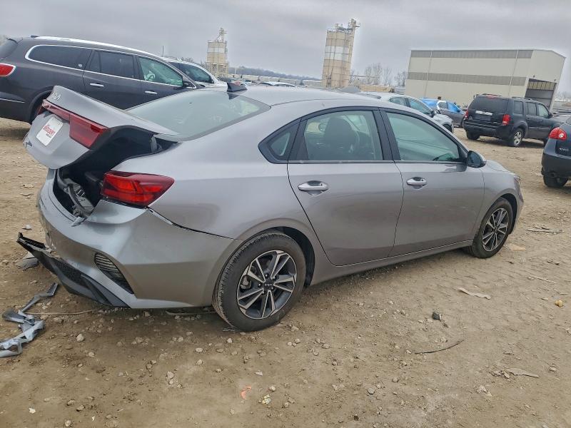 Фото 3 - KIA FORTE