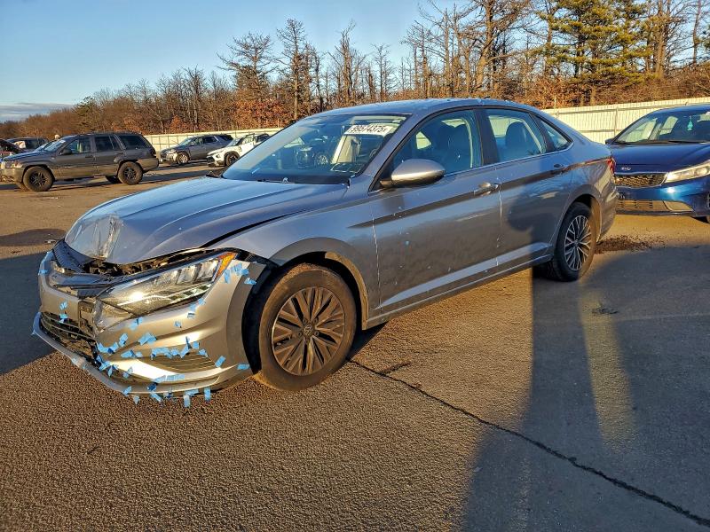 Фото 1 - VOLKSWAGEN JETTA