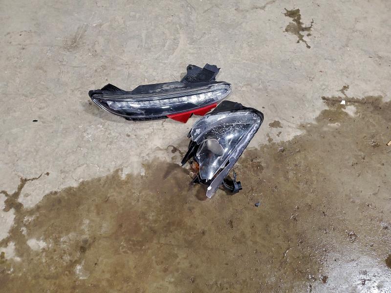 Фото 12 - HYUNDAI KONA