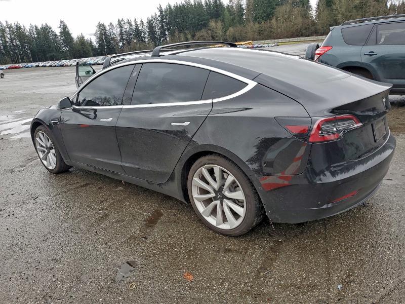 Фото 2 - TESLA MODEL 3