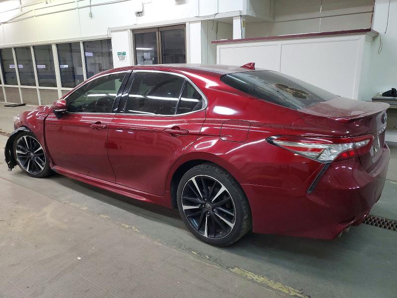 Фото 2 - TOYOTA CAMRY