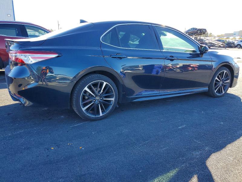 Фото 3 - TOYOTA CAMRY