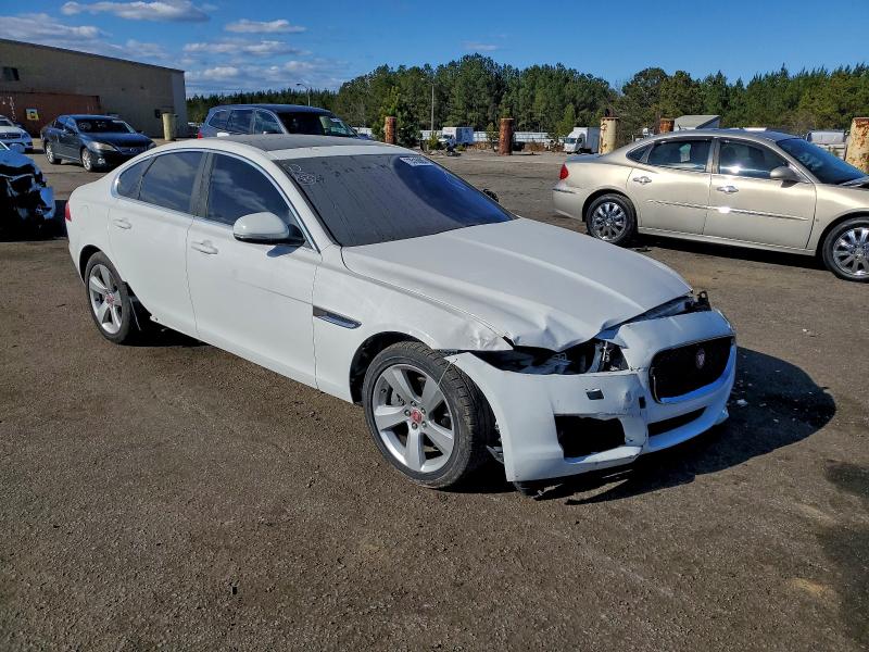 JAGUAR XF 2018 VIN SAJBR4FX8JCY61728