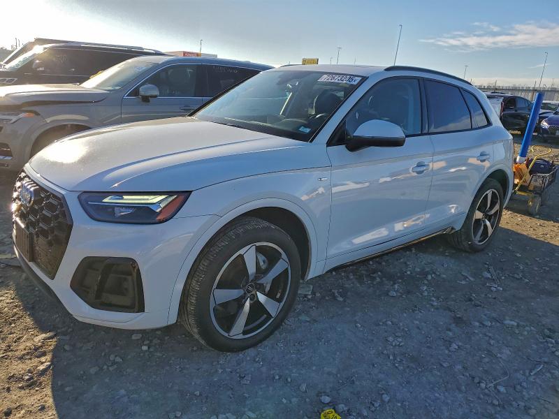 Фото 1 - AUDI Q5