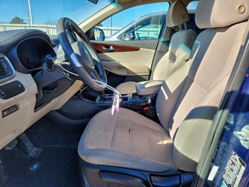 Фото 7 - KIA SORENTO