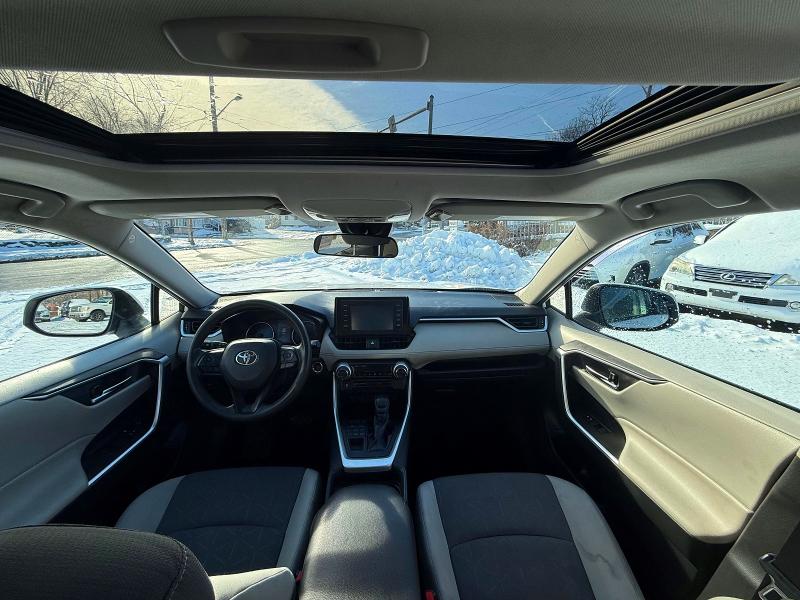 Фото 9 - TOYOTA RAV4