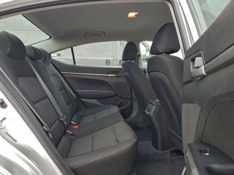 Фото 10 - HYUNDAI ELANTRA