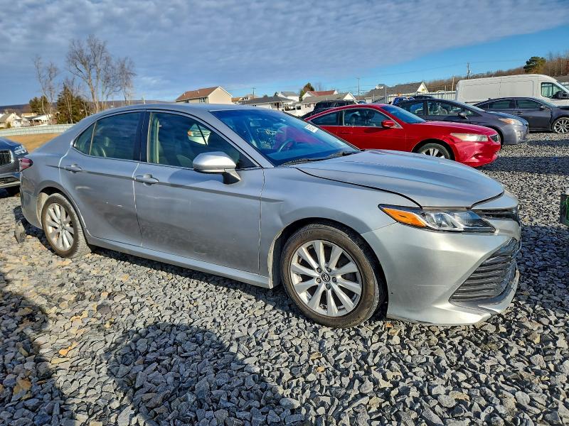 Фото 4 - TOYOTA CAMRY