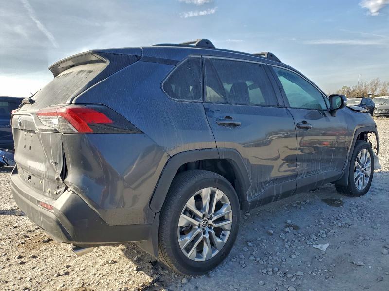 Фото 3 - TOYOTA RAV4