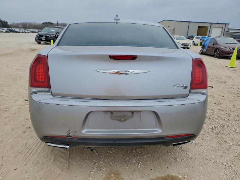 Фото 6 - CHRYSLER 300