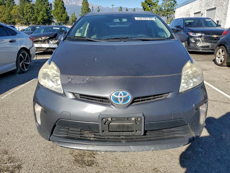 Фото 5 - TOYOTA PRIUS