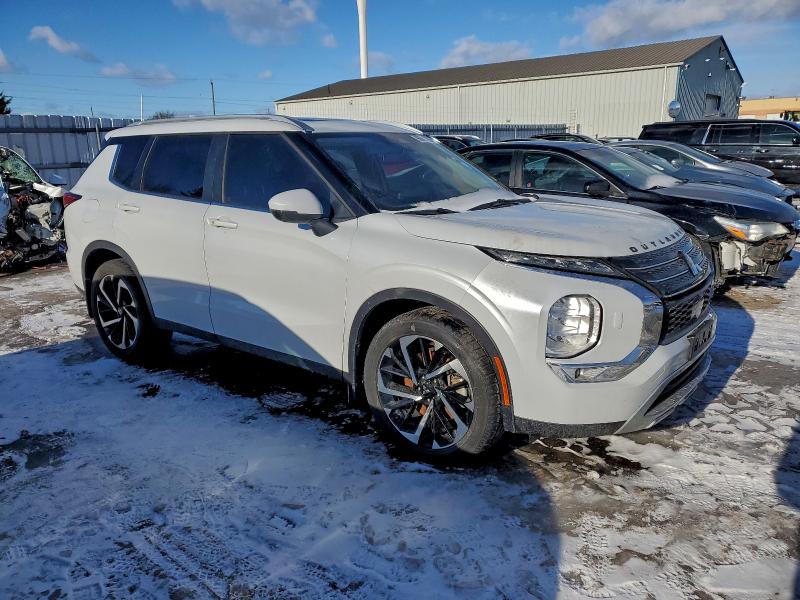 Фото 4 - MITSUBISHI OUTLANDER