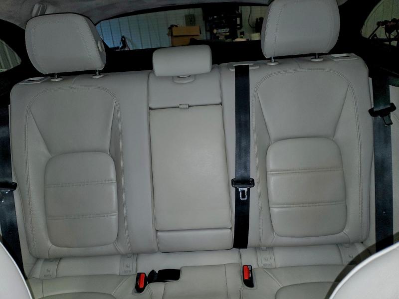 Фото 10 - JAGUAR F-PACE