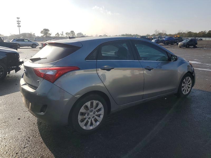 Фото 3 - HYUNDAI ELANTRA