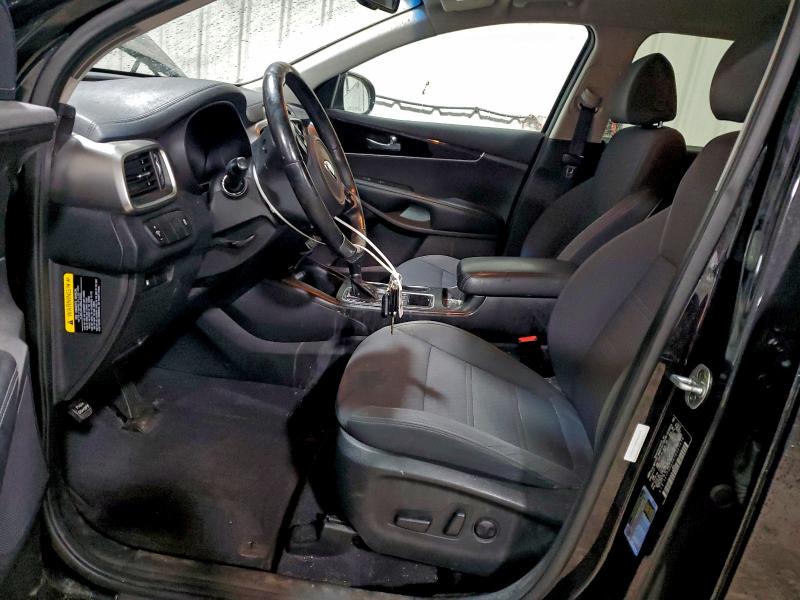 Фото 7 - KIA SORENTO