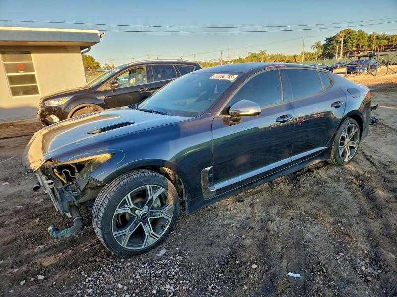 Фото 1 - KIA STINGER