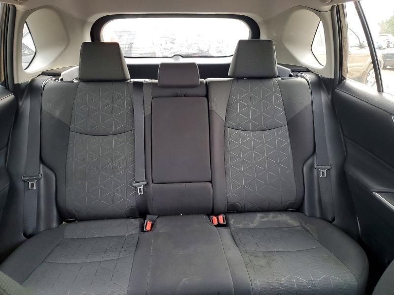 Фото 10 - TOYOTA RAV4