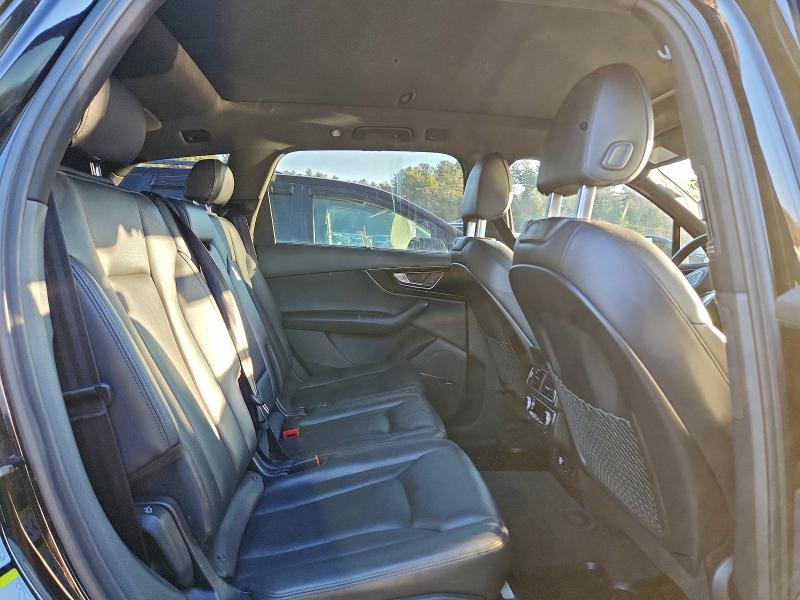 Фото 11 - AUDI Q7