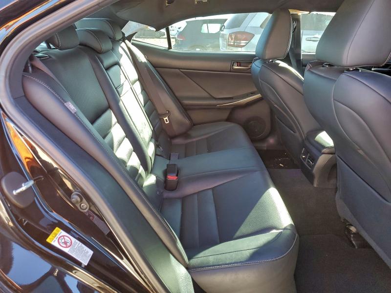 Фото 10 - LEXUS IS