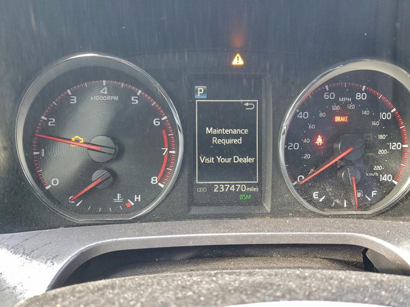 Фото 9 - TOYOTA RAV4