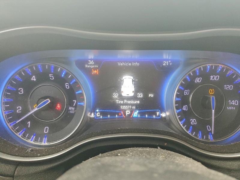 Фото 9 - CHRYSLER 300