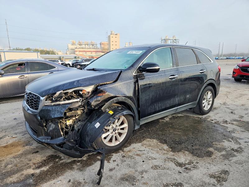 Фото 1 - KIA SORENTO