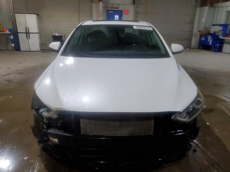 Фото 5 - HYUNDAI ELANTRA