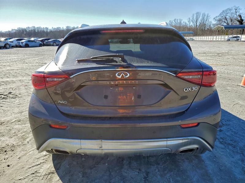 Фото 6 - INFINITI QX30