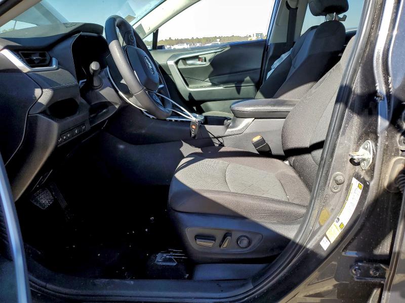 Фото 7 - TOYOTA RAV4