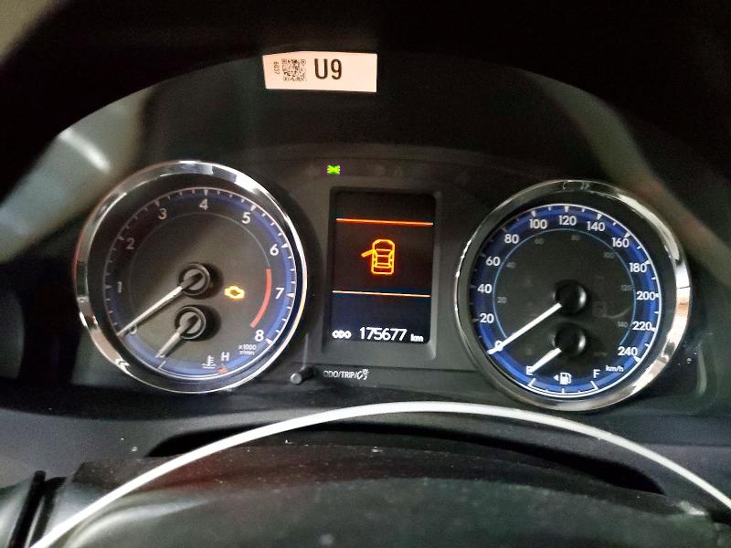 Фото 9 - TOYOTA COROLLA