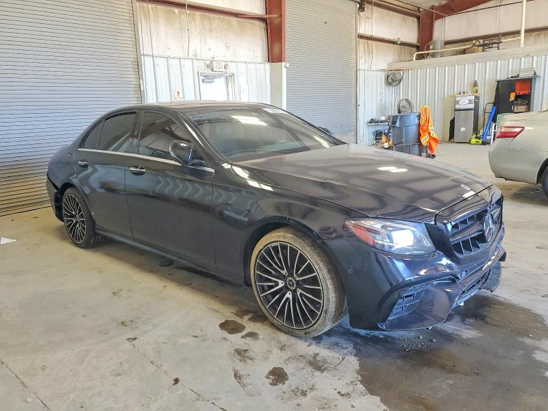Фото 4 - MERCEDES-BENZ E-CLASS
