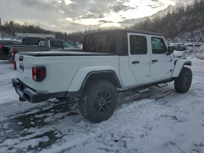 Фото 3 - JEEP GLADIATOR