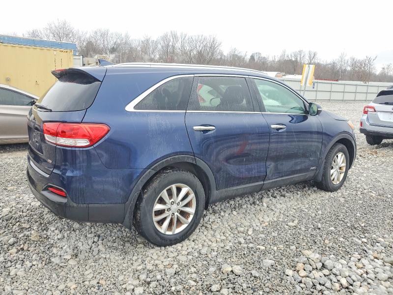 Фото 3 - KIA SORENTO