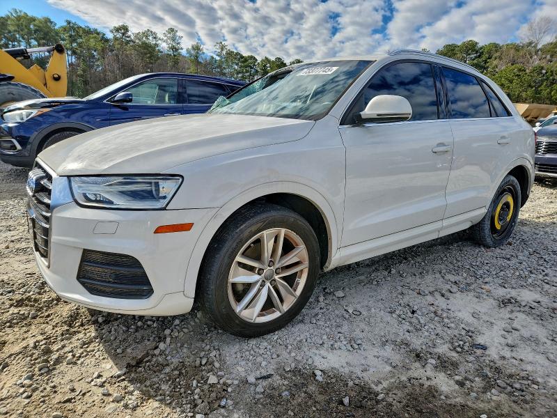 Фото 1 - AUDI Q3