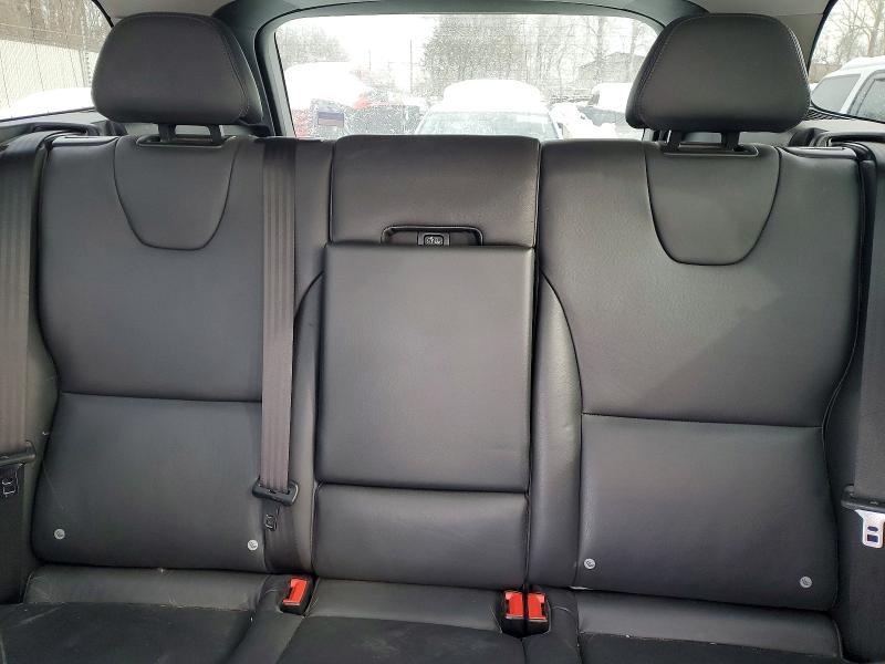 Фото 10 - VOLVO XC60