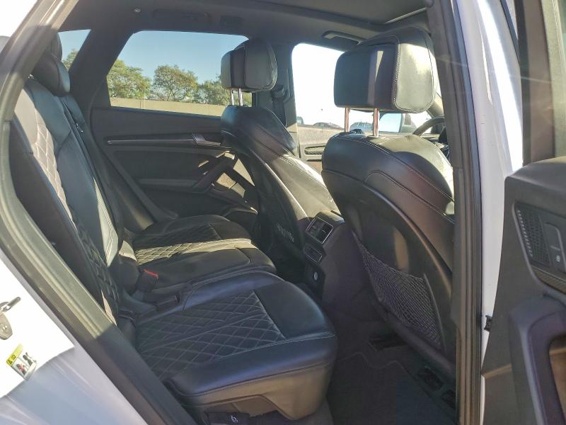 Фото 11 - AUDI SQ5