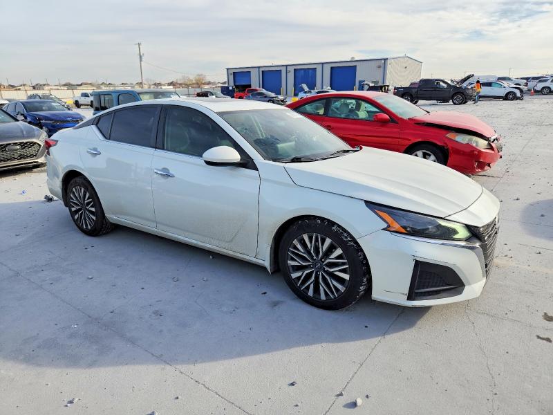 Фото 4 - NISSAN ALTIMA