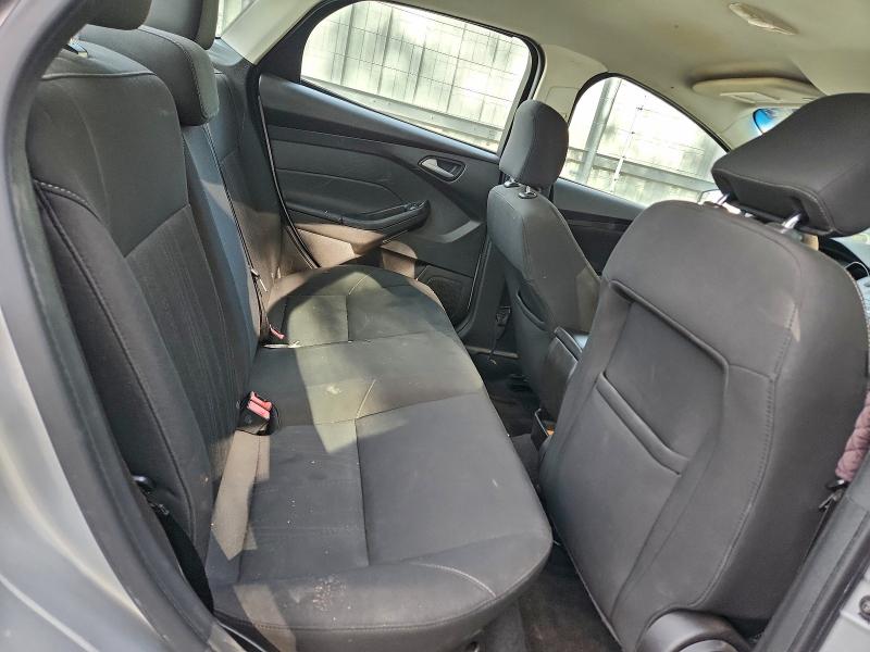 Фото 10 - FORD FOCUS