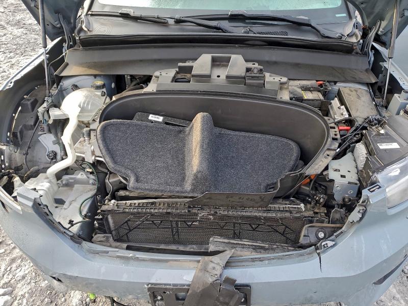 Фото 11 - VOLVO XC40