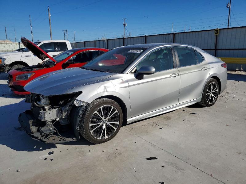 Фото 1 - TOYOTA CAMRY